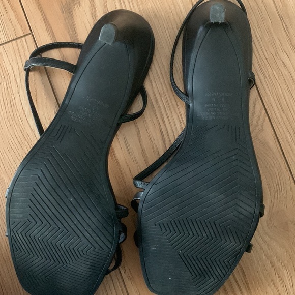 Black strappy heel - Picture 3 of 4